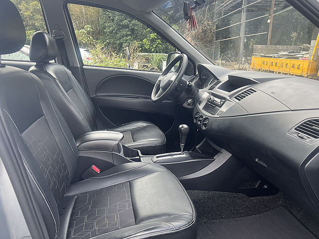 Mitsubishi Zinger  第2張相片