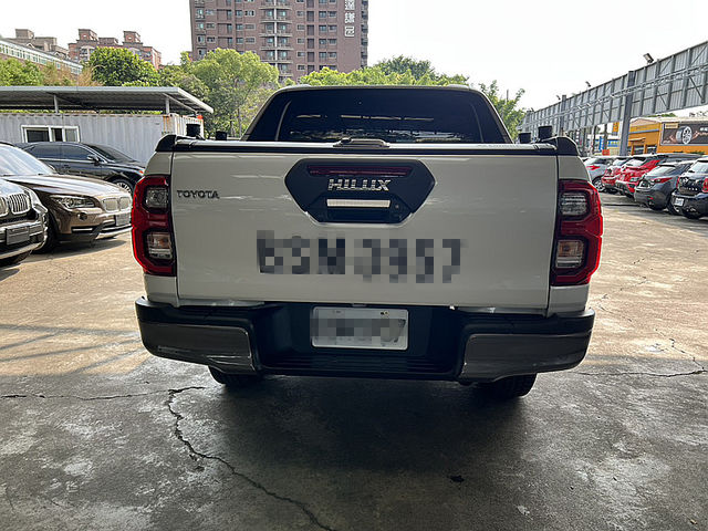 I KEY.電動椅.定速.導航.360度倒車影像.7安.4WD.抬頭顯示器.前後鏡頭行車紀錄器  第7張相片