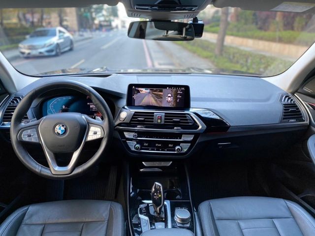 BMW/ 寶馬  X3 SERIES  X3 xDrive20i  第8張相片