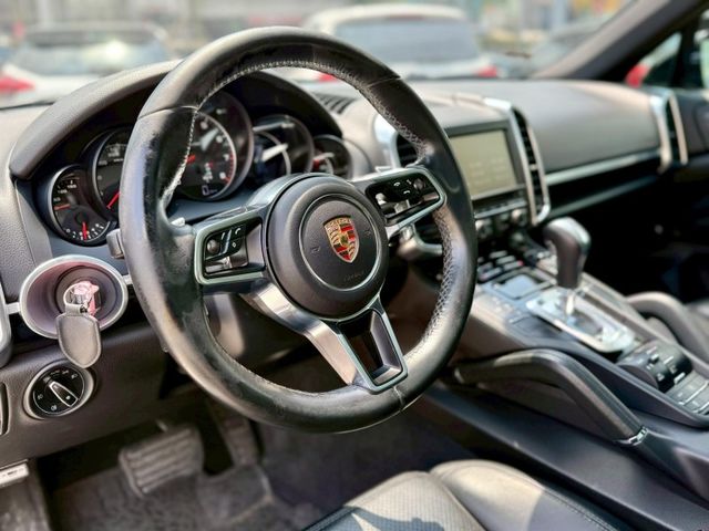 PORSCHE  Cayenne 凱安  第14張相片