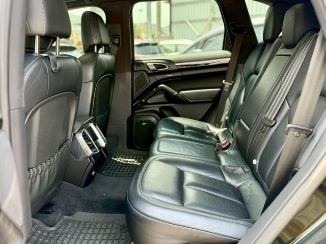 PORSCHE  Cayenne 凱安  第17張相片