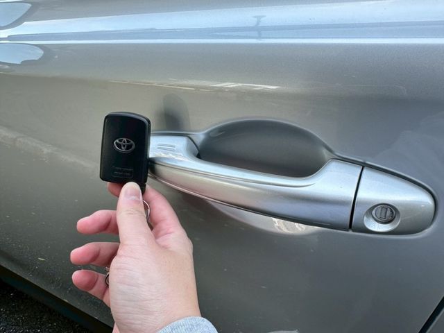 Toyota  RAV4  第13張相片