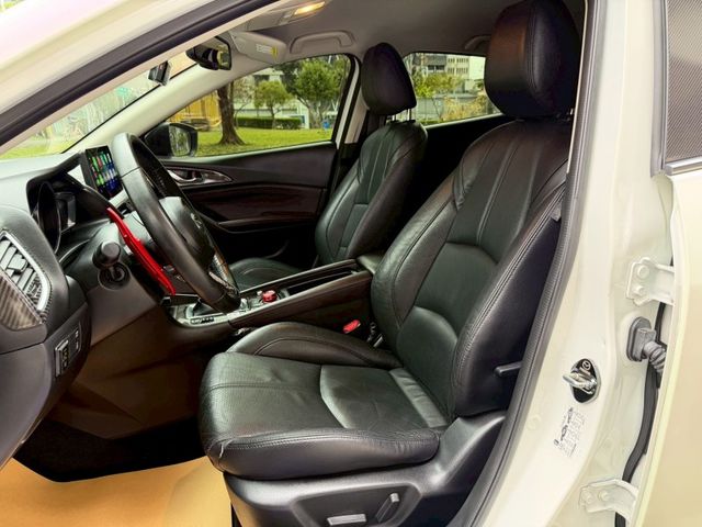 Mazda  Mazda3  第4張相片