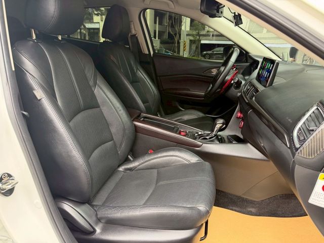 Mazda  Mazda3  第6張相片