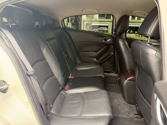Mazda  Mazda3  第9張相片