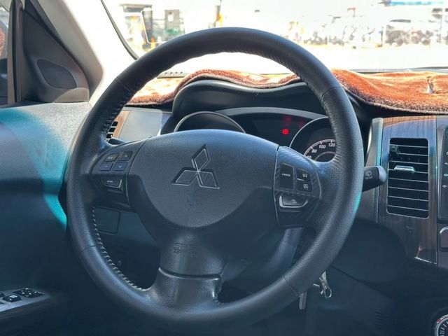 Mitsubishi  Outlander  第8張相片