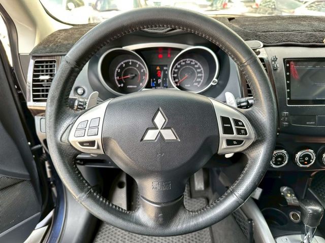 Mitsubishi  Outlander  第7張相片