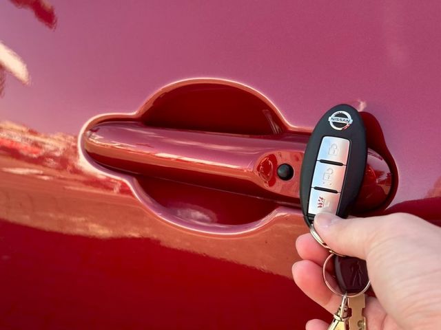 Nissan  Tiida  第11張相片