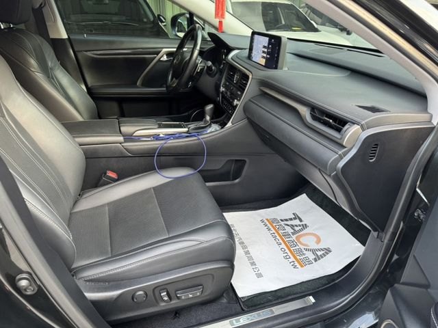 Lexus  RX  第5張相片