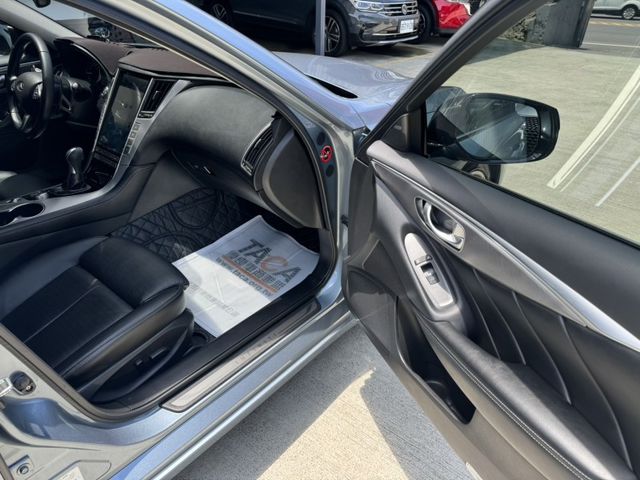 Infiniti  Q50  第7張相片