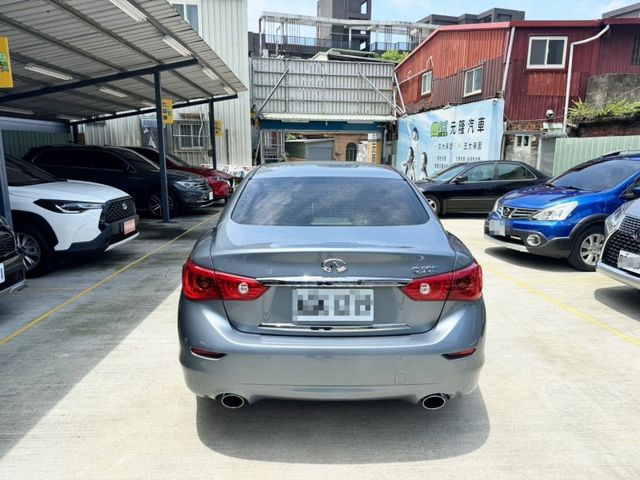 Infiniti  Q50  第13張相片