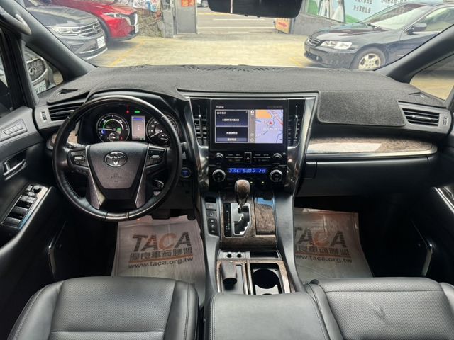Toyota  ALPHARD  第8張相片