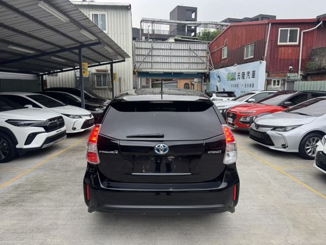 Toyota  Prius  第11張相片