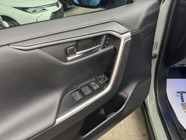 Toyota  RAV4  第5張相片