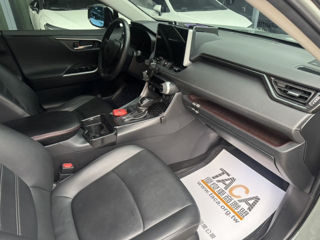 Toyota  RAV4  第9張相片