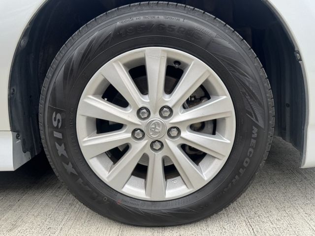 Toyota  Wish  第8張相片