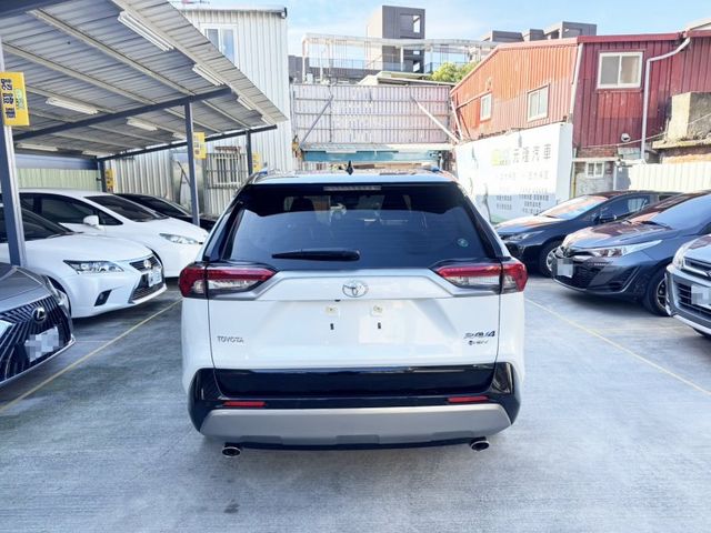 Toyota  RAV4  第12張相片