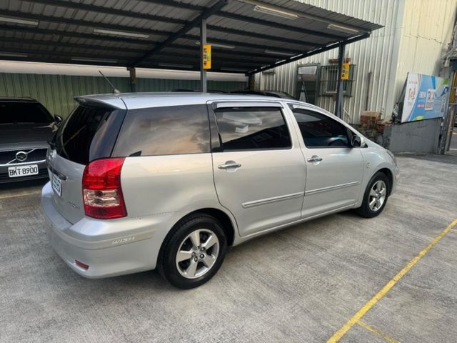 Toyota  Wish  第12張相片