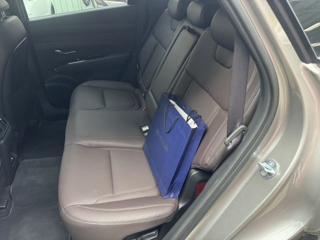 Hyundai  Tucson 2026年4月油電(頂規) 全景天窗.雙前電熱椅.360環景.(客車  第8張相片