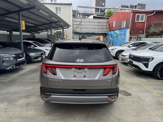 Hyundai  Tucson 2026年4月油電(頂規) 全景天窗.雙前電熱椅.360環景.(客車  第16張相片