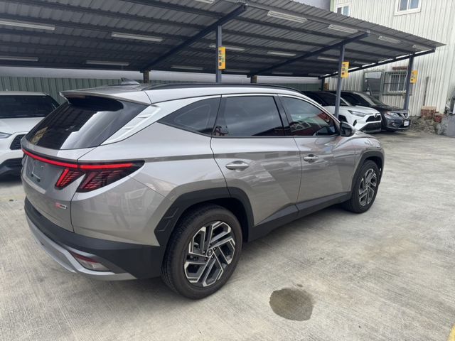 Hyundai  Tucson 2026年4月油電(頂規) 全景天窗.雙前電熱椅.360環景.(客車  第17張相片