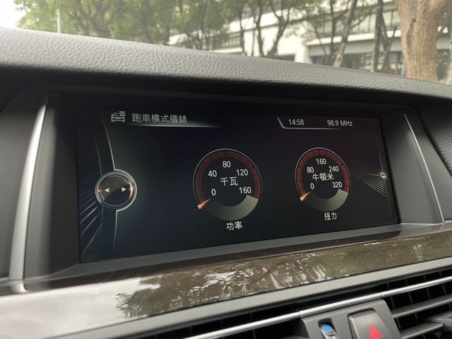 BMW/ 寶馬  5 SERIES  520i  第13張相片