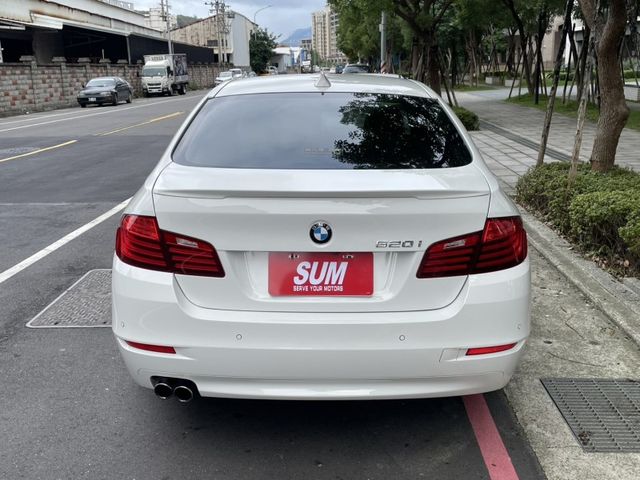 BMW/ 寶馬  5 SERIES  520i  第21張相片