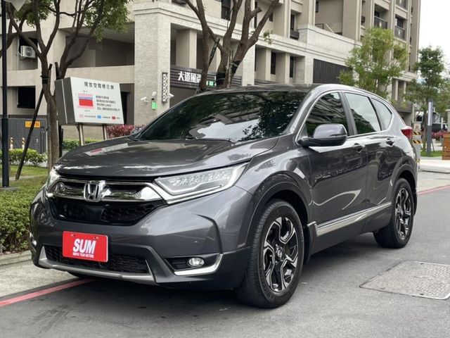 Honda  CR-V 實價刊登★低稅金王者休旅 ACC主動跟車 免鑰摸門 快撥 分區溫控 多功能  第1張相片