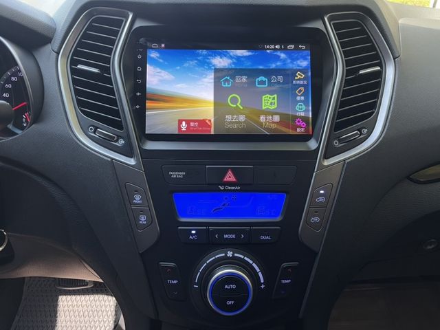 Hyundai  Santa Fe  第9張相片