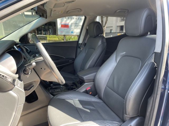 Hyundai  Santa Fe  第16張相片