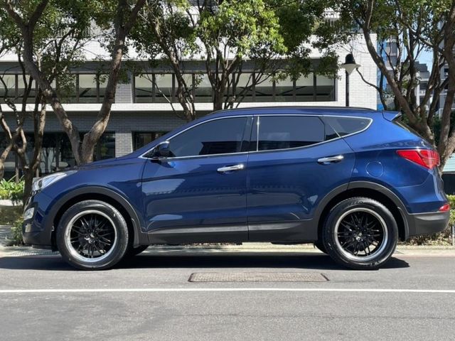 Hyundai  Santa Fe  第22張相片