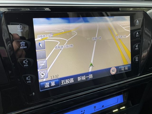 Toyota  Altis 實價刊登★經典款 自用一手車 低里程 光感自動頭燈 定速 恆溫 影音螢幕 享  第11張相片