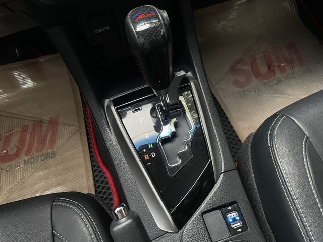 Toyota  Altis 實價刊登★經典款 自用一手車 低里程 光感自動頭燈 定速 恆溫 影音螢幕 享  第13張相片