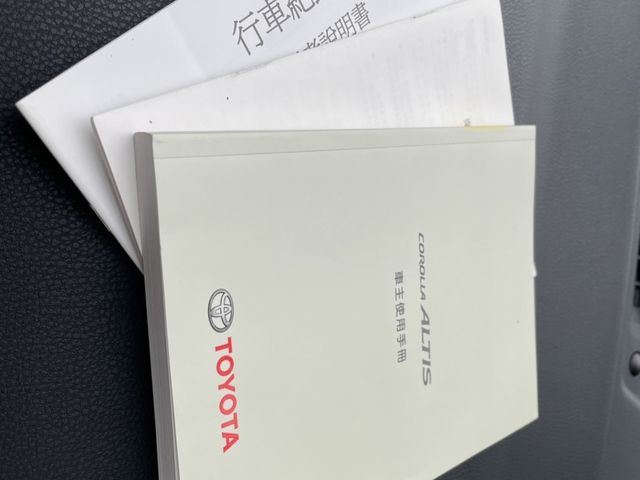 Toyota  Altis 實價刊登★經典款 自用一手車 低里程 光感自動頭燈 定速 恆溫 影音螢幕 享  第14張相片
