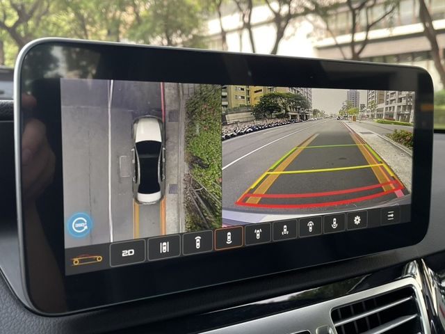 Mercedes-Benz/賓士   E-CLASS  E250  第8張相片