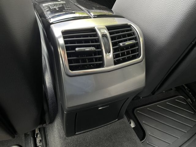Mercedes-Benz/賓士   E-CLASS  E250  第16張相片
