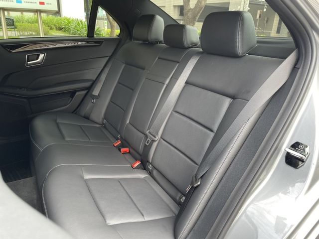 Mercedes-Benz/賓士   E-CLASS  E250  第18張相片