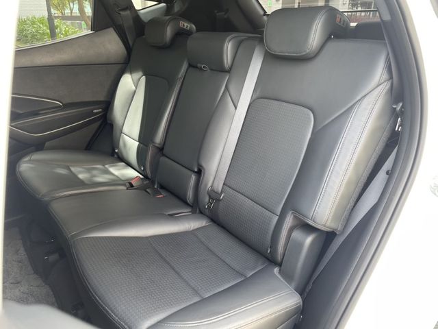 Hyundai  Santa Fe 實價刊登★小改款極美跑少 5+2人座 認證原版件 定速 恆溫 電動椅 多功能  第16張相片