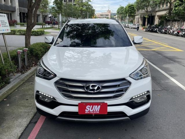 Hyundai  Santa Fe 實價刊登★小改款極美跑少 5+2人座 認證原版件 定速 恆溫 電動椅 多功能  第22張相片