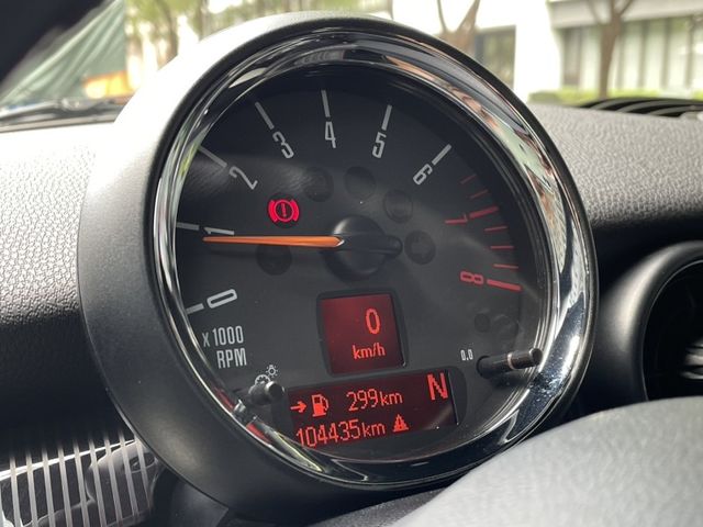 MINI  Clubman 實價刊登★50周年R55限量特仕版 總代理 低里程 i-key 定速 收藏家  第5張相片