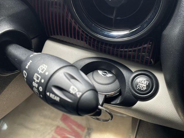 MINI  Clubman 實價刊登★50周年R55限量特仕版 總代理 低里程 i-key 定速 收藏家  第7張相片
