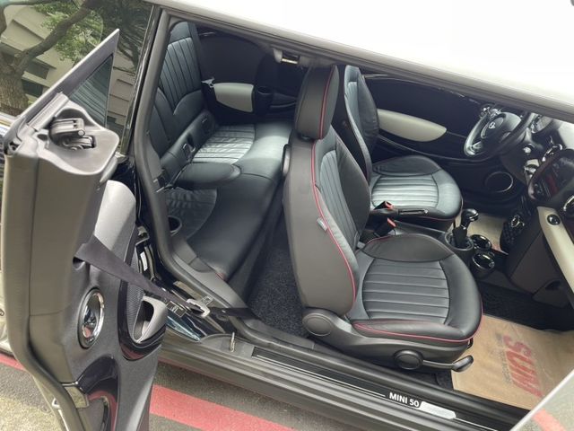 MINI  Clubman 實價刊登★50周年R55限量特仕版 總代理 低里程 i-key 定速 收藏家  第12張相片