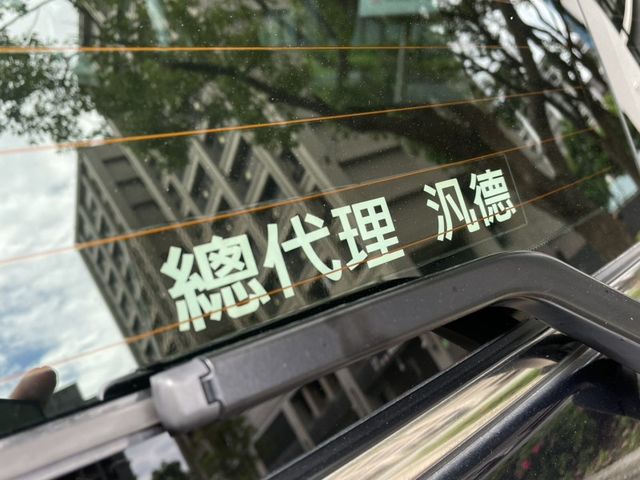 MINI  Clubman 實價刊登★50周年R55限量特仕版 總代理 低里程 i-key 定速 收藏家  第17張相片