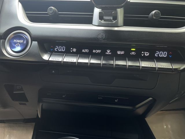 Lexus  UX250h 實價刊登★20年式UX250豪華款 免鑰摸門 跟車 盲點 電尾門 CarPl  第11張相片