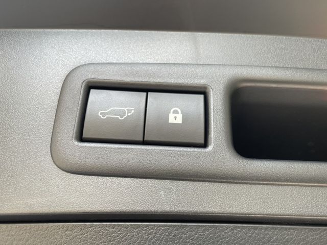 Lexus  UX250h 實價刊登★20年式UX250豪華款 免鑰摸門 跟車 盲點 電尾門 CarPl  第20張相片