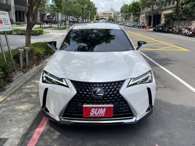 Lexus  UX250h 實價刊登★20年式UX250豪華款 免鑰摸門 跟車 盲點 電尾門 CarPl  第23張相片