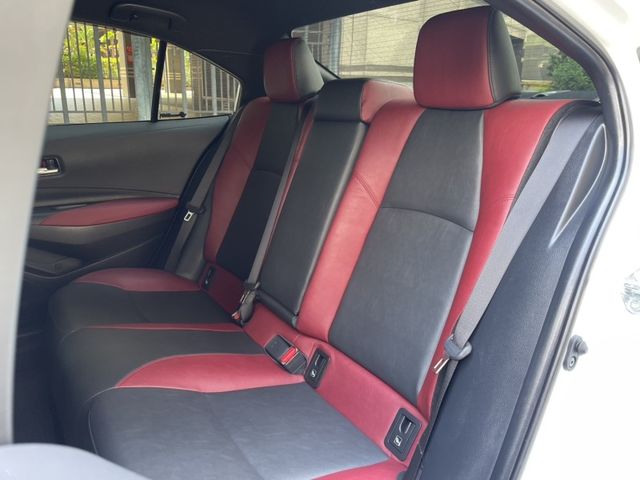 Toyota  Altis 實價刊登★稀有低里程GR運動版 全速域跟車 空力套件 黑天篷 原版件 原廠保  第14張相片