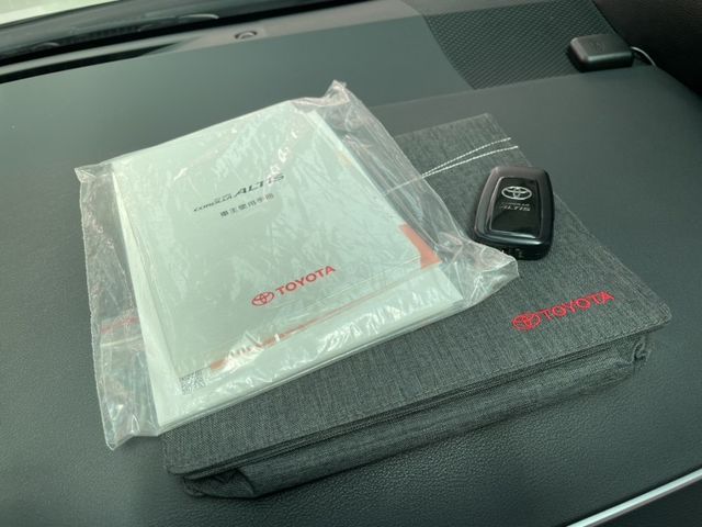 Toyota  Altis 實價刊登★稀有低里程GR運動版 全速域跟車 空力套件 黑天篷 原版件 原廠保  第16張相片