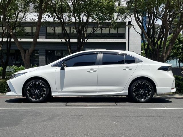 Toyota  Altis 實價刊登★稀有低里程GR運動版 全速域跟車 空力套件 黑天篷 原版件 原廠保  第18張相片