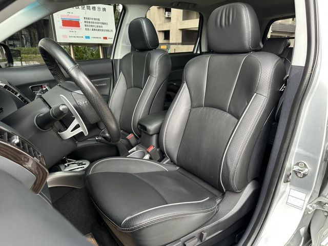 Mitsubishi  Outlander  第14張相片